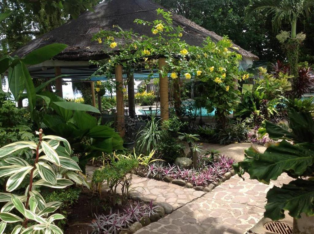 Camiguin Island Golden Sunset Beach Club Mambajao Exterior foto